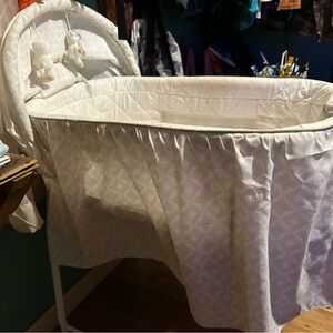 Delta Baby Bassinet
